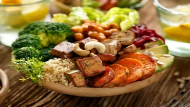 التغذية الصحية للمرأة: احتياجات خاصة في مراحل مختلفة من الحياة