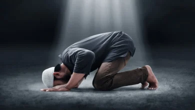 تفسير حلم الصلاة في المنام: دلالات الخير والهداية