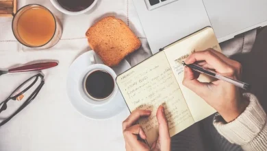 فوائد الكتابة اليومية: مفتاح الإبداع والتوازن النفسي فوائد الكتابة اليومية: مفتاح الإبداع والتوازن النفسي