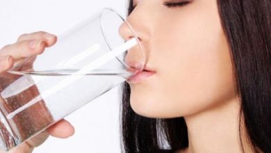 أهمية شرب الماء في النظام الغذائي وتأثيره على وظائف الجسم