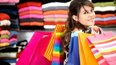 دلالة رؤية الملابس المتشابهة بألوان مختلفة في المنام