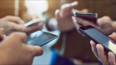 الصحة الرقمية: كيف يؤثر استخدام الهواتف الذكية على أعيننا ودماغنا؟ الصحة الرقمية: كيف يؤثر استخدام الهواتف الذكية على أعيننا ودماغنا؟